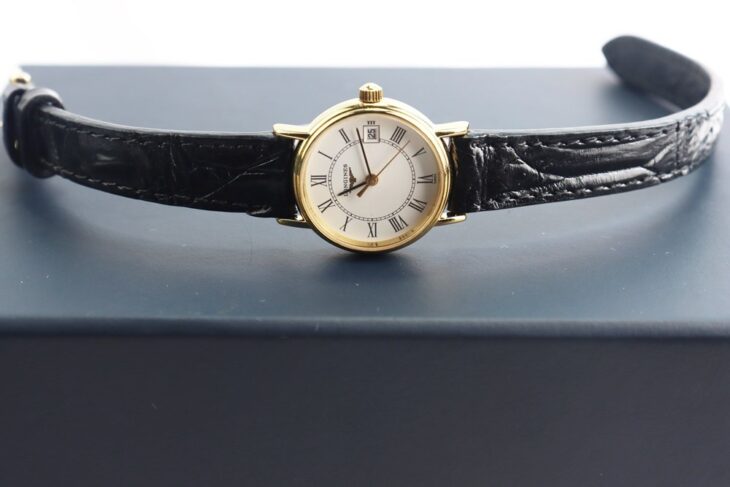 Đồng Hồ Nữ : Longines Presence dây da – Mạ Vàng PVD, Lướt siêu đẹp – full hộp…