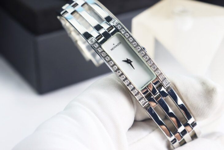 ĐH Nữ MOVADO Lắc tay, mặt Xà Cừ, đính 28 viên Kim Cương thiên nhiên ( Viên Lớn ) Fullbox