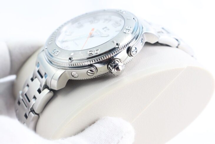 ĐH Nam : HERMES Clipper Sport Automatic – Thiết kế lộ máy, Niềng xoay, số học trò…