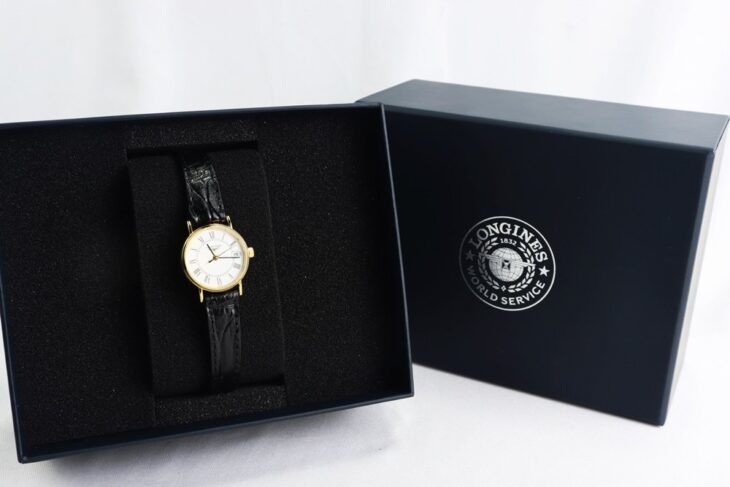 Đồng Hồ Nữ : Longines Presence dây da – Mạ Vàng PVD, Lướt siêu đẹp – full hộp…