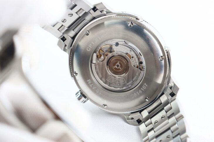 ĐH Nam : HERMES Clipper Sport Automatic – Thiết kế lộ máy, Niềng xoay, số học trò…