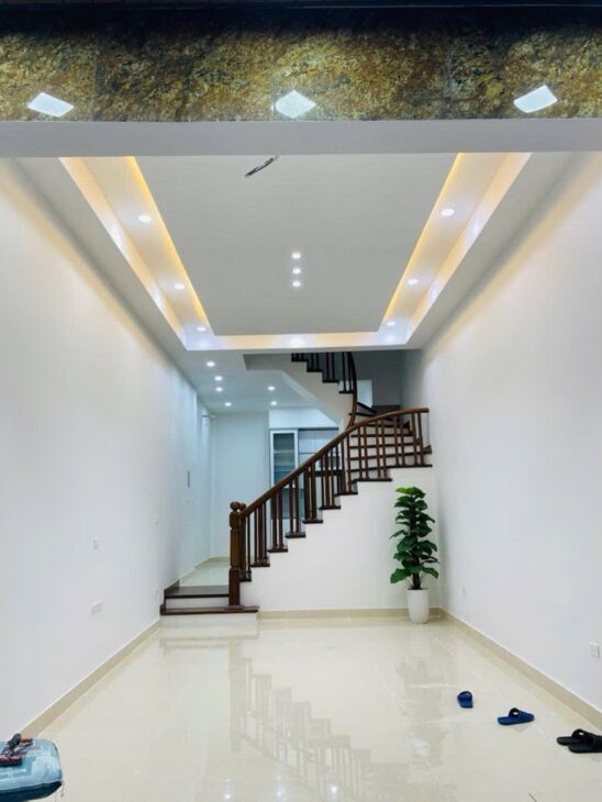 SIÊU PHẨM HOÀNG VĂN THÁI, NHÀ ĐẸP 4 TẦNG Ô TÔ VÀO NHÀ GẦN PHỐ 42M2 X 4T 17.5 TỶ