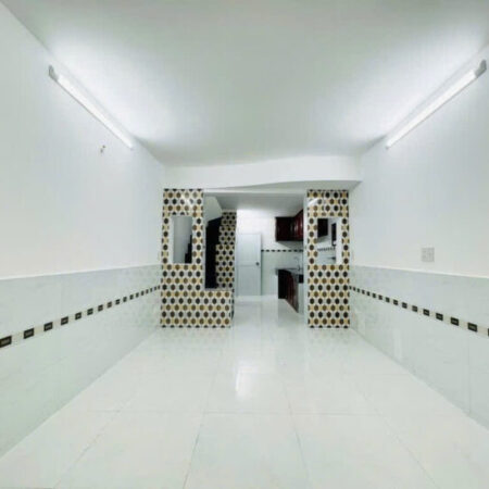 L1576 ⭐️ sát chợ Hạnh Thông Tây, SHR, Vuông, 2 tầng, 3x8m, 2.x tỷ