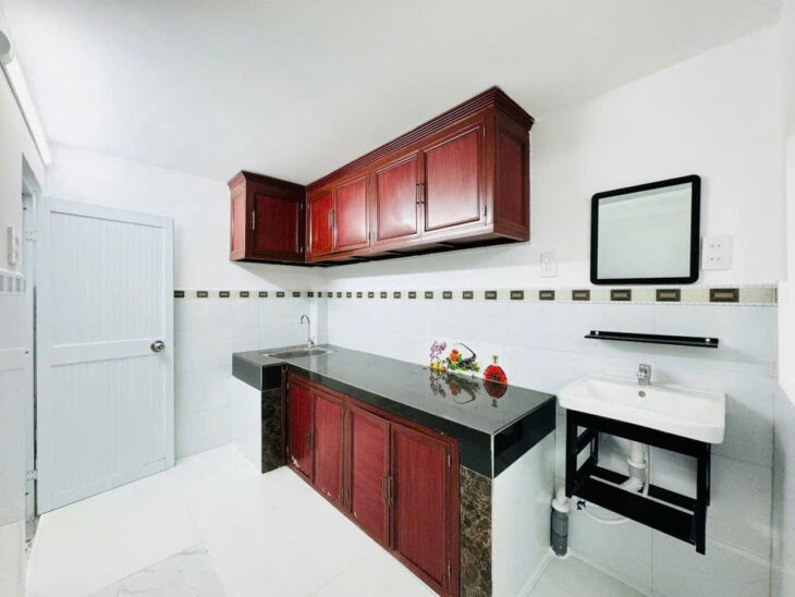 L1576 ⭐️ sát chợ Hạnh Thông Tây, SHR, Vuông, 2 tầng, 3x8m, 2.x tỷ