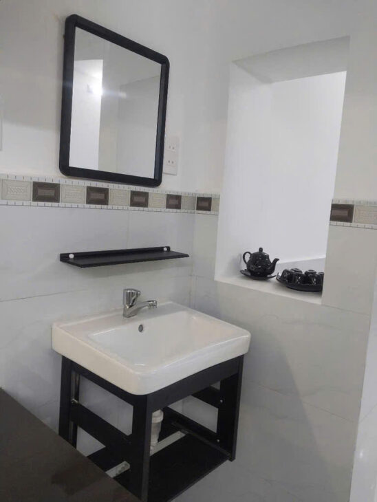 L1576 ⭐️ sát chợ Hạnh Thông Tây, SHR, Vuông, 2 tầng, 3x8m, 2.x tỷ