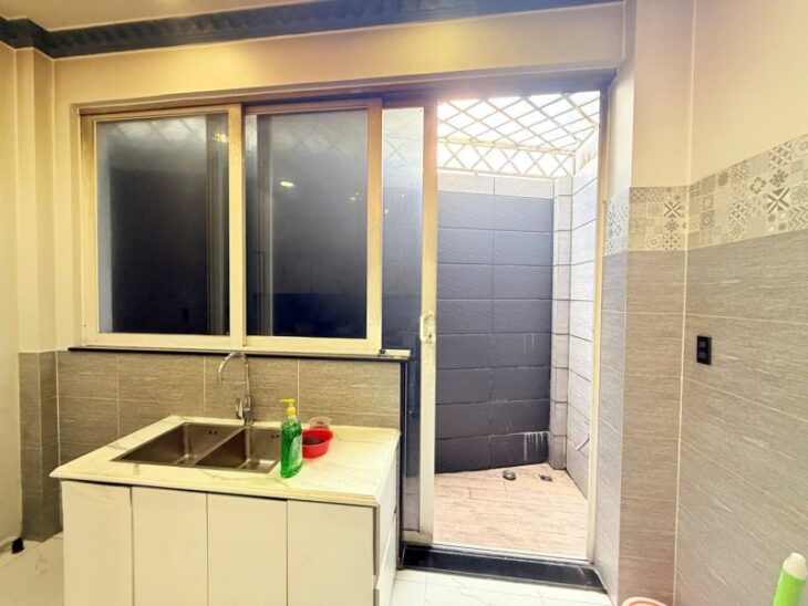 Bán nhà đường Hồ Văn Tư, Trường Thọ, Thủ Đức. DT 64 m2, 4 tầng, SH. Giá 7.9 tỷ. LH: 0933125879