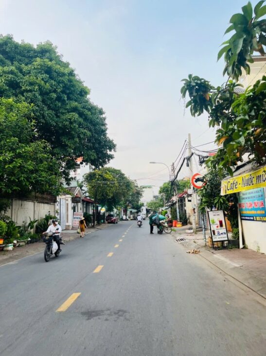 Bán nhà đường Số 44, Phước Long A, Q.9, TP HCM. DT 110 m2, 2 tầng, 2PN, SH. Giá 8.9 tỷ.