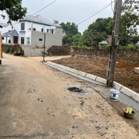 Bán nhanh lô đất vị trí lõi tại Hoà Lạc, dt 120m2, sẵn sổ full thổ cư, ngay QL21, khu CNC Hòa Lạc