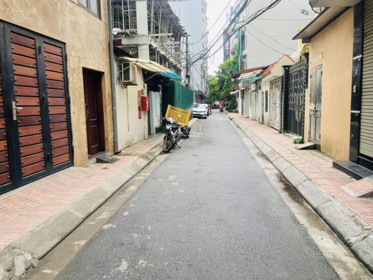 Nhà Phân lô Vương Thừa Vũ-72m*4 tầng*4.5mMT- Oto đỗ cổng-Gần Trường,Chợ. Giá 20,5tỷ