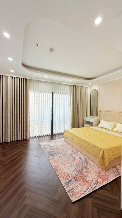 Hiếm- Bán nhà đẹp NGuyễn Văn Cừ- Gara- Thang Máy- Oto tránh- full NT 48m 7 tầng nhỉnh 16 tỷ(TL)