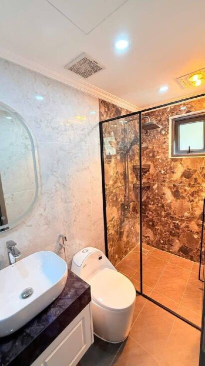 Hiếm- Bán nhà đẹp NGuyễn Văn Cừ- Gara- Thang Máy- Oto tránh- full NT 48m 7 tầng nhỉnh 16 tỷ(TL)