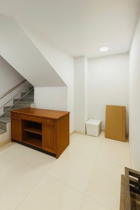 NHÀ BÁN TÂN BÌNH – MỚI ĐẸP – GẦN CHỢ VẢI – LẠC LONG QUÂN – 5 TẦNG BTCT – 46M2