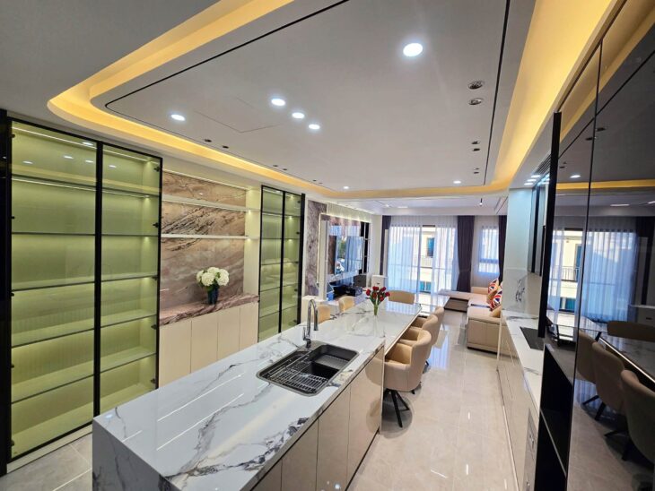 bán nhà khu tái định cư Ngọc Thuỵ, 58m x 7 tầng, vỉa hè, mặt đường 12m, kinh doanh, full nội thất