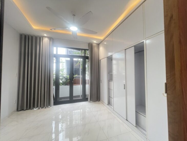 Bán nhà đường Số 11, Trường Thọ, Thủ Đức. DT 68 m2, 3 tầng, 3PN, SH, 7.39 tỷ.