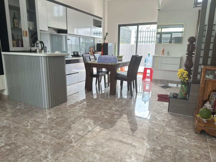 Bán nhà 3 tầng, 3PN, đường 160, Tăng Nhơn Phú A, Q9, TP HCM. DT 100m2, SH, giá 6.7 tỷ.