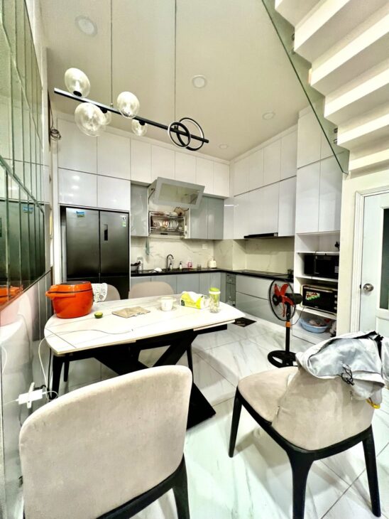 Nhà đẹp 4 tầng – 2 mặt hẻm VIP Âu Cơ, Tân Bình – ở ngay, thu nhập 20tr/tháng!