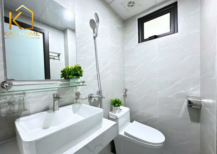 Cho thuê CCMN khép kín 1pk+1pn ban công siêu thoáng tại ngõ 45 Cự Lộc – Thanh Xuân