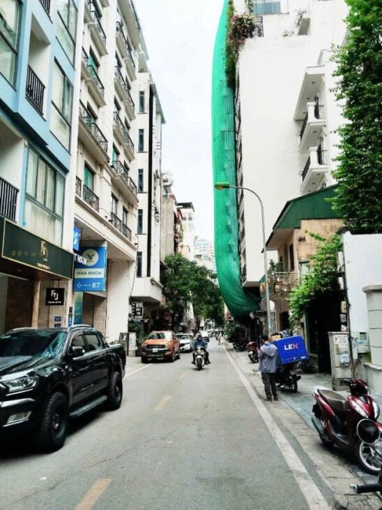 Vị trí vàng, bán nhà Đào Tấn – Linh Lang ô tô kinh doanh chỉ 21 tỷ