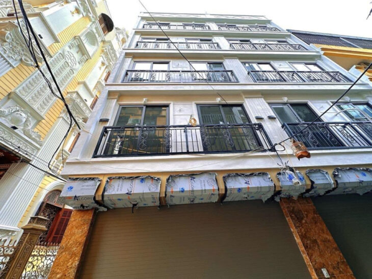 BÁN NHÀ MỚI SIÊU ĐẸP – HOÀNG QUỐC VIỆT – LÔ GÓC – GARA OTO KINH DOANH 55m2*6 Tầng 21Tỷ