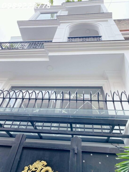 BÁN NHÀ HẺM NHỰA 8M – HUỲNH VĂN BÁNH – P.13 – ÔTÔ TRÁNH THÔNG HOÀNG SA – 4 TẦNG VUÔNG VỨC 74M2.