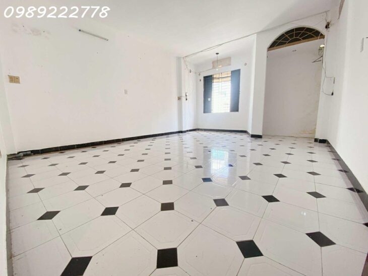 BÁN NHÀ HẺM NHỰA 8M – HUỲNH VĂN BÁNH – P.13 – ÔTÔ TRÁNH THÔNG HOÀNG SA – 4 TẦNG VUÔNG VỨC 74M2.