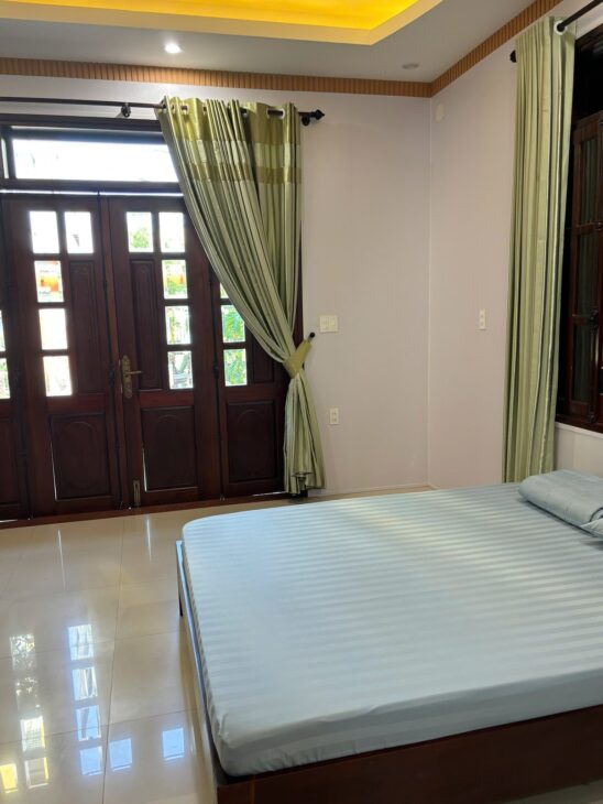 🌈 Cho thuê biệt thự nguyên căn ở kiệt Nguyễn Công Trứ, chỉ 6 phút đi bộ ra phố Tây Võ Thị Sáu.