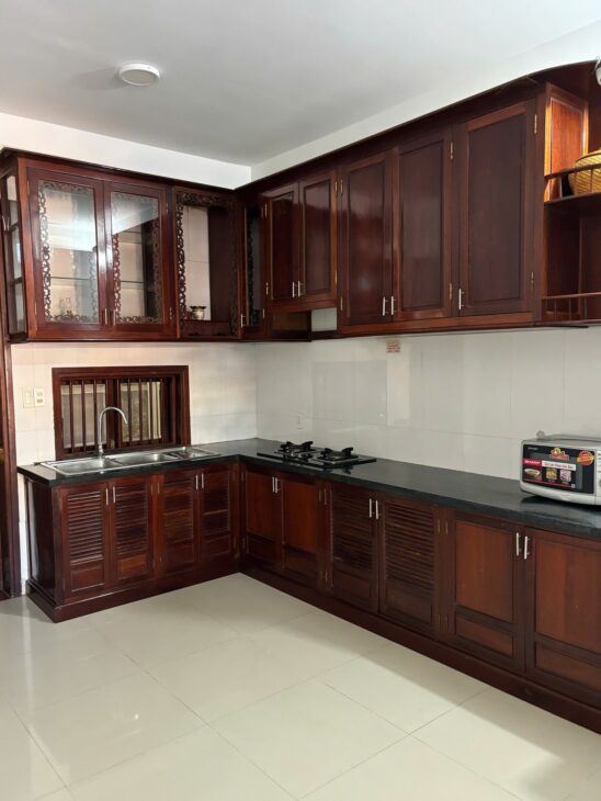 🌈 Cho thuê biệt thự nguyên căn ở kiệt Nguyễn Công Trứ, chỉ 6 phút đi bộ ra phố Tây Võ Thị Sáu.