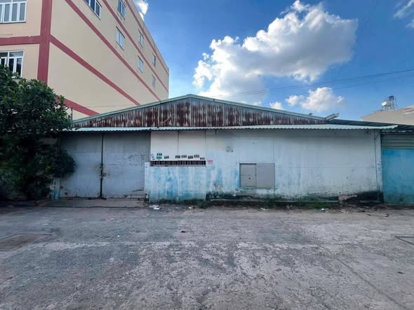 Bán nhà mặt tiền 16x25m giá 14 tỷ Đường Trung Chánh, Bà Điểm.