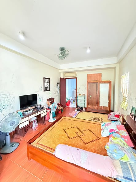 Nhà Mặt Tiền Đường Nhất Chi Mai Phường 13 Tân Bình Cũ.