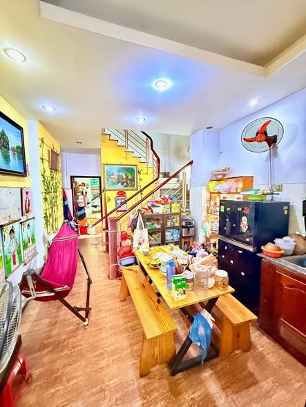 Nhà Mặt Tiền Đường Nhất Chi Mai Phường 13 Tân Bình Cũ.