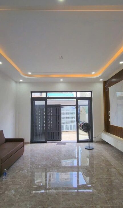 Bán nhà 3 tầng, 3PN, đường 160, Tăng Nhơn Phú A, Q9, TP HCM. DT 100m2, SH, giá 6.7 tỷ.