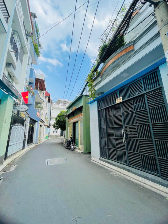 Bán nhà mặt tiền hẻm 120// thích quảng Đức phường 4 Phú nhuận Mặt tiền đường số 7, hẻm xe hơi,