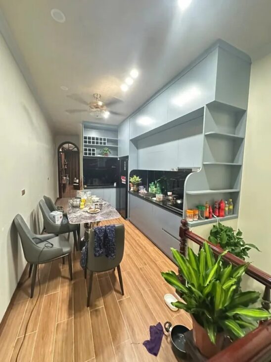 BÁN GẤP MP CẦU GIẤY 40M2 5T 29.5 TỶ. 2 MẶT TIỀN. DÒNG TIỀN 730TR/NĂM. SÁT GA METRO. SĐCC.