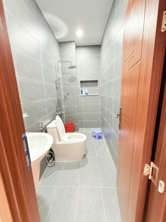 Bán nhà Thủ Đức, Linh Đông, đường số 24. DT 52m2, 4 tầng, 4PN, SH, giá 6.68 tỷ.