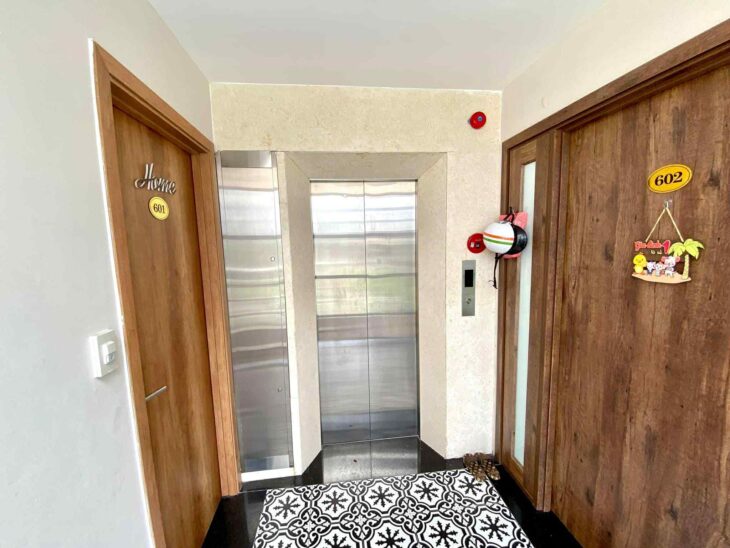 bán toà nhà Apartment Ngọc Thuỵ, 2 sàn văn phòng + 15 căn hộ khép kín, dòng tiền 130tr/tháng