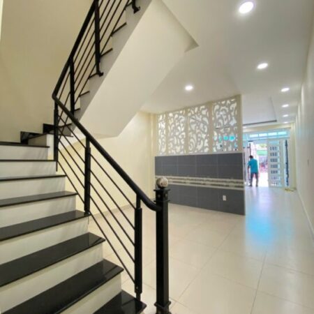 Bán nhà đườngTây Hòa, Phước Long A, Q9, TP HCM. DT 65m2, 2 tầng, 2PN, SH, giá 6.4 tỷ.