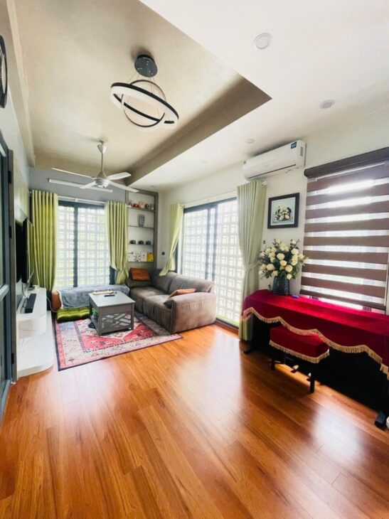 Bán nhà phố Trạm – Bát Khối, Long Biên 40m² 5 tầng 10.85 tỷ