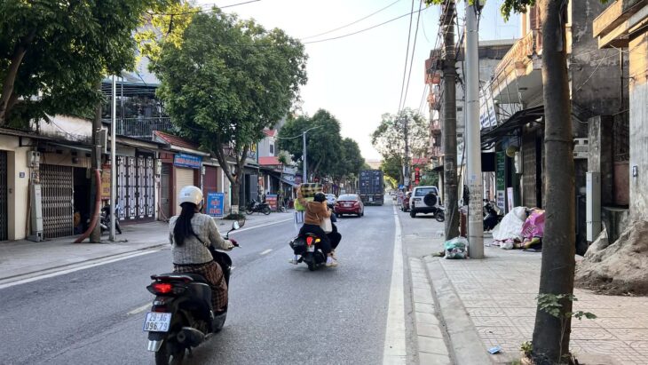 bán nhà mặt phố Phan Đăng Lưu, 1 mặt ôtô tránh, vỉa hè rộng, đón đầu cầu Đuống 2 đang khởi công