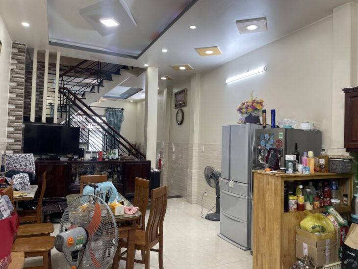 Bán nhà 3 tầng, 3PN, đường Lê Thị Hoa, Bình Chiểu, Thủ Đức. TP HCM. DT 71m2, SH, 5.8 tỷ.