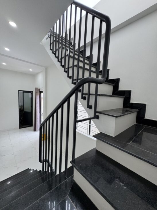 ► Kiệt 4m thẳng 25m ra Trưng Nữ Vương đi bộ ra Bạch Đằng, 3 tầng, 4 mặt thoáng, 3.xx tỷ