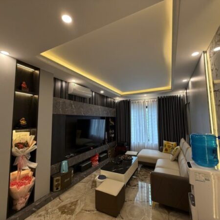 NHÀ ĐẸP GIANG BIÊN – 6 TẦNG FULL NỘI THẤT – NGÕ THÔNG Ô TÔ – GIÁ CHỈ 6 TỶ