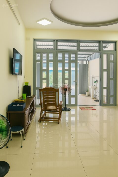 Bán nhà mặt tiền KDC hiện hữu, 3 tầng (5x21m)