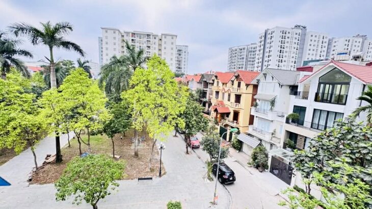biệt thự lô góc Sài Đồng, vỉa hè rộng, ôtô tránh, view công viên cây xanh