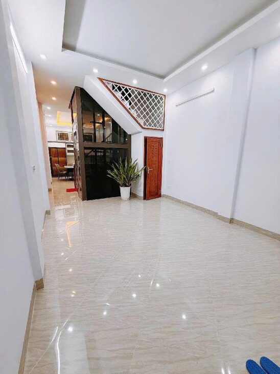 Bán nhà riêng Kim Đồng Hoàng Mai, giá 16.5 tỷ, dt 48m2, thang máy, siêu đẹp