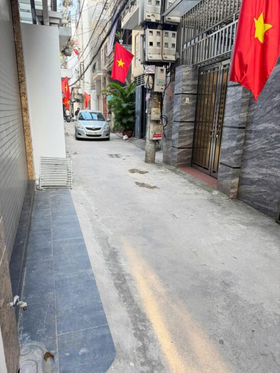 bán nhà lô góc Hoàng Như Tiếp, gần bệnh viện Tâm Anh, 7 tầng thang máy, ngõ thông, ôtô vào nhà