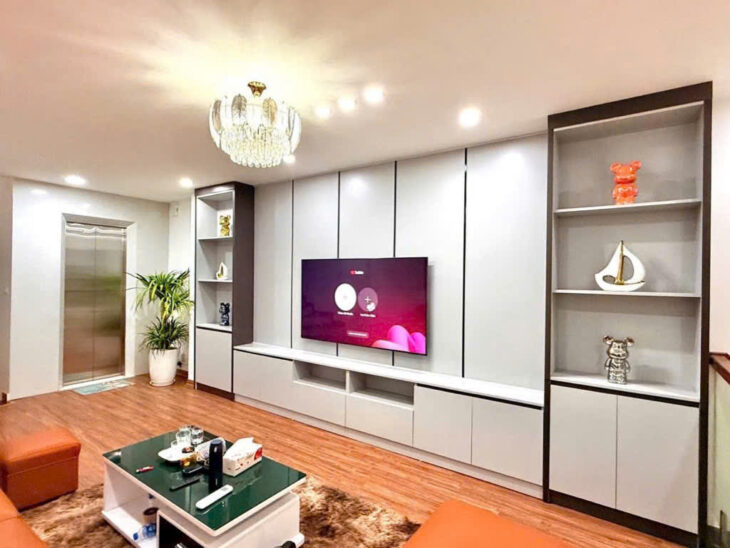 Bán nhà Phố Tôn Đức Thắng, 40m2 Thang Máy Xịn, Nội Thất Long Lanh, Giá: 13.6 Tỷ, Lh: 0396935190.