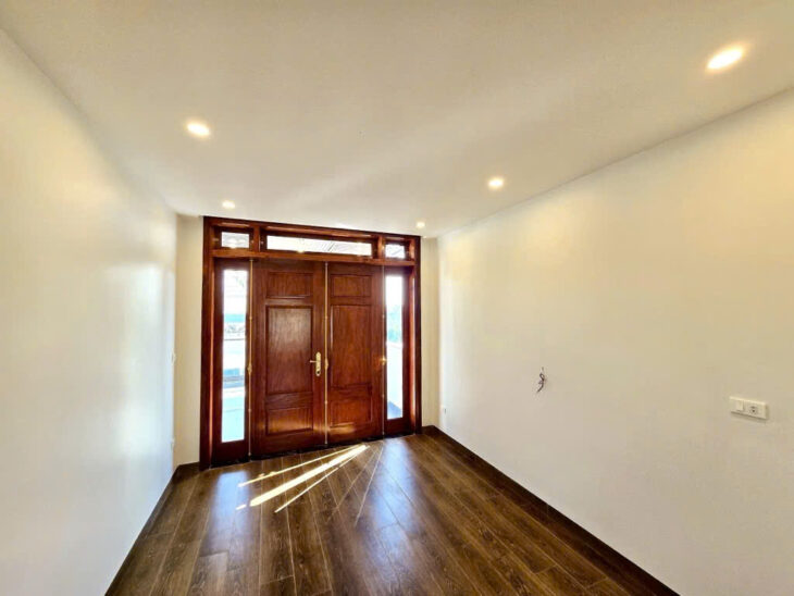 Bán nhà Phố Tôn Đức Thắng, 41m2, Gần Mặt Phố, Ba Gác Đỗ Cửa, Giá: 13.75 Tỷ, Lh: 0396935190.