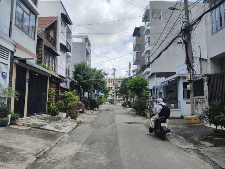 Bán nhà đường Số 1, Thủ Đức, TP HCM. DT 115m2, 3 tầng, 5PN, SH, 9.3 tỷ. LH: 0933125879