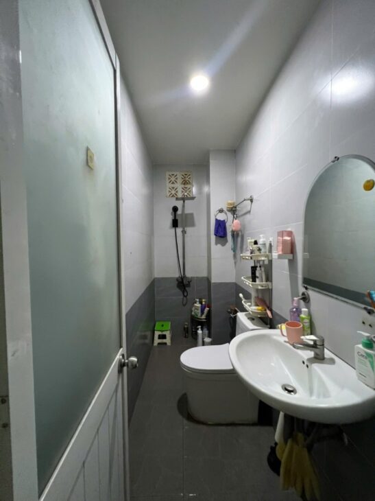 Bán nhà đường số 48 Hiệp Bình Chánh, Thủ Đức, TP HCM. DT 102m2, 2 tầng, 5PN, SH. Giá 6.1 tỷ.