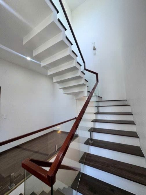 LÔ GÓC 2MT SƠN THỦY 8 – VILLA 3 TẦNG FULL CÔNG NĂNG – GẦN SÔNG, GẦN ĐẢO KIM CƯƠNG